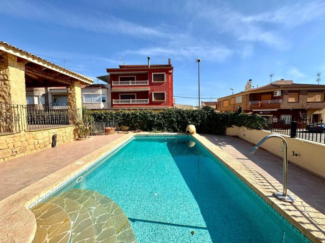 Properties for sale and rent in Spain photo 3