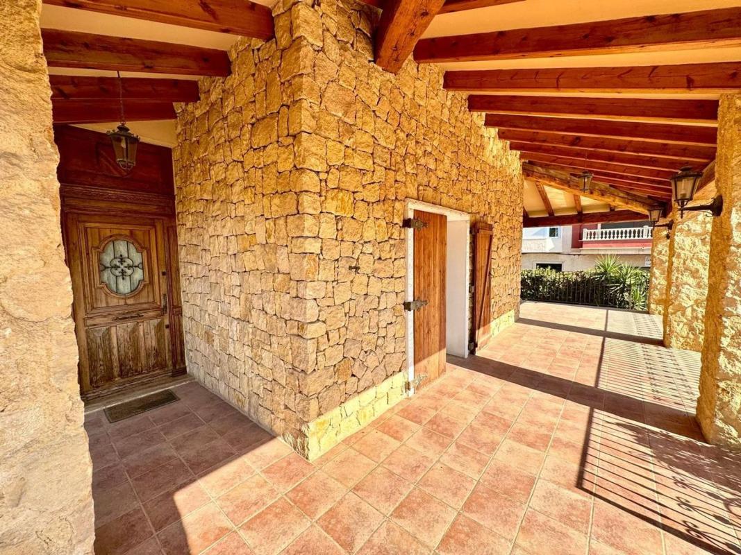 Properties for sale and rent in Spain photo 4