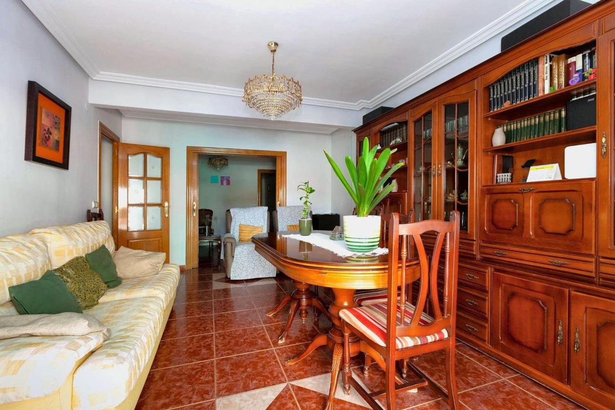 Продажа квартиры на Piso en Calle del Maestro Alonso, Altozano, Alicante / Alacant, Аликанте / Алакант
photo 1