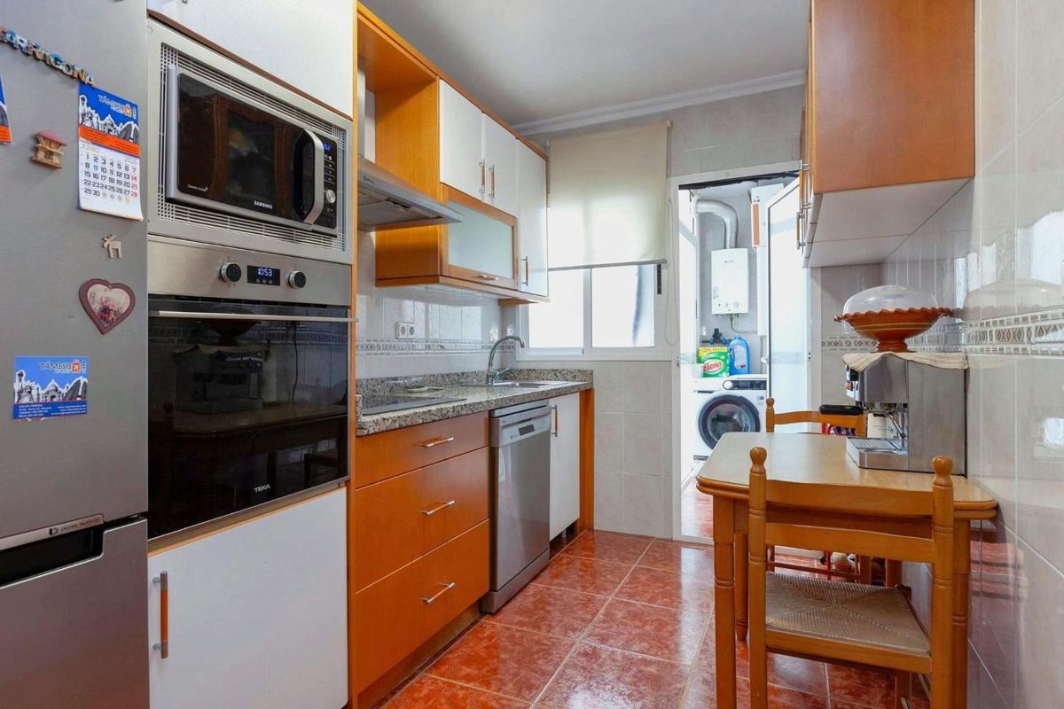 Продажа квартиры на Piso en Calle del Maestro Alonso, Altozano, Alicante / Alacant, Аликанте / Алакант
photo 3