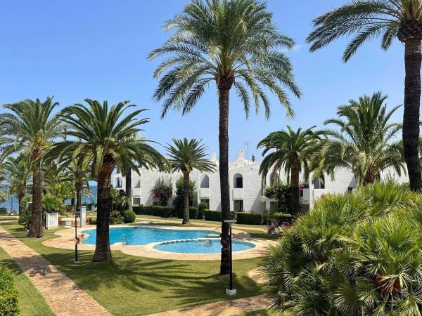 Chalet adosado en Les Bassetes-El Marjal, Denia photo 1