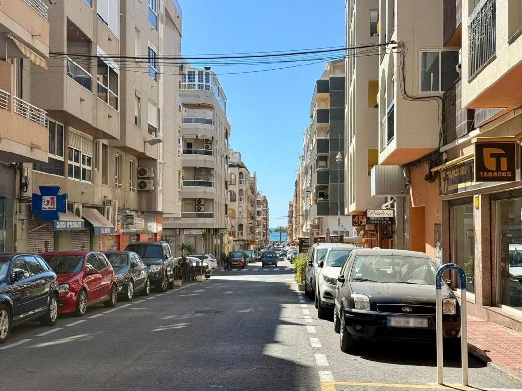 Venta de piso en Piso en Calle San Pascual, 277, Avenida Habaneras - Curva de Palangre, Torrevieja, Torrevieja
 photo 2