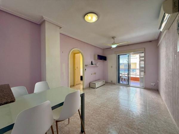 Sale of flat in Piso en Calle San Pascual, 277, Avenida Habaneras - Curva de Palangre, Torrevieja, Torrevieja
thumbnail 3