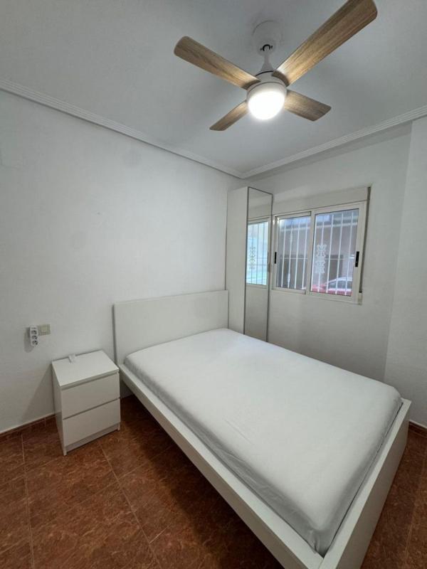Venta de piso en Piso en Avenida Habaneras - Curva de Palangre, Torrevieja, Torrevieja
photo 2
