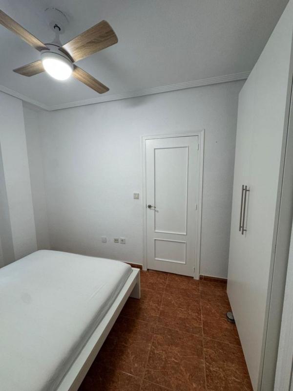 Venta de piso en Piso en Avenida Habaneras - Curva de Palangre, Torrevieja, Torrevieja
photo 3