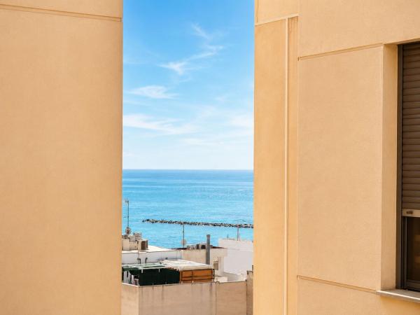 Venta de piso en Piso en Calle La Mar, 12, Campello Playa, El Campello, El Campello
thumbnail 3