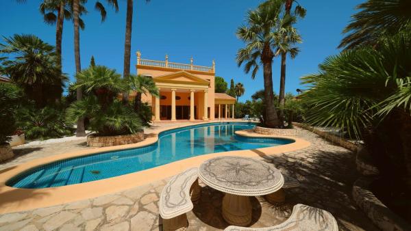 Частный шале на продаже в Casa o chalet en El Montgó, Denia, Дения thumbnail 3
