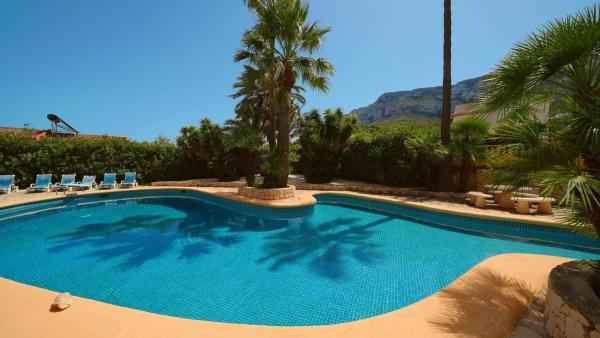 Частный шале на продаже в  Casa o chalet en El Montgó, Denia, Дения photo 4