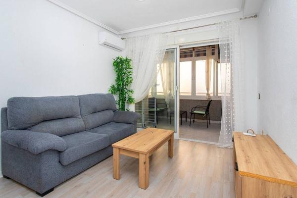 Квартира на продажу на Piso en Avenida Habaneras - Curva de Palangre, Torrevieja, Торревьеха photo 1