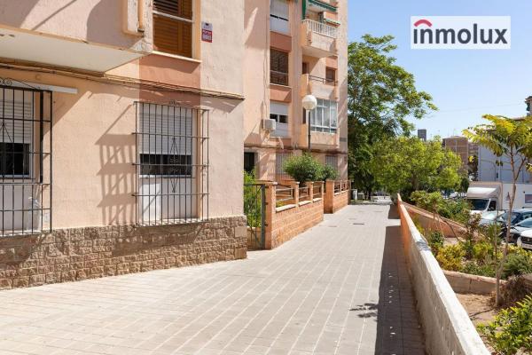 Продажа квартиры на Piso en Calle Farmacéutico Agatángelo Soler, Virgen del Remedio - Parque lo Morant, Alicante / Alacant, Аликанте / Алакант
 photo 3