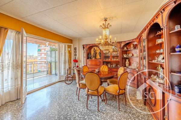 Продажа квартиры на Piso en Plaza de Toros - Avenida Chapí - Trinquete, Elda, Эльда
 photo 1