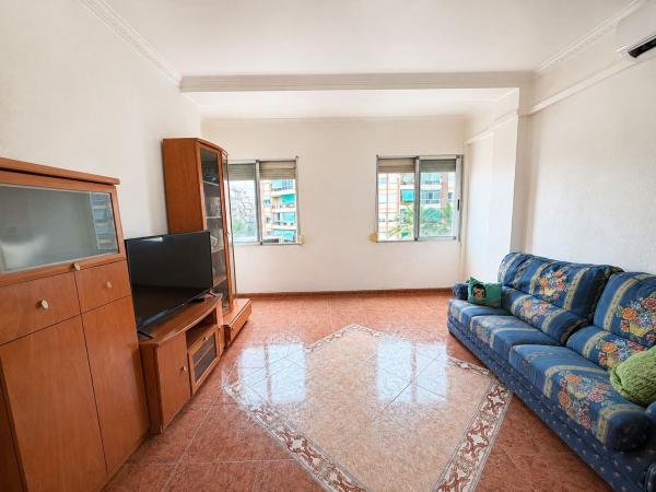 Sale of flat in Piso en Avenida Alcoi, Campoamor, Alicante / Alacant, Alicante
photo 1