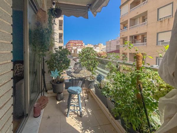 Venta de piso en Piso en Calle Campoamor, Puerto Deportivo, Torrevieja, Torrevieja
 photo 3