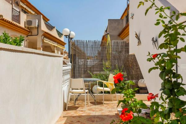 Sale of flat in Piso en Calle Niágara, 34, Playa Flamenca, Orihuela, Orihuela
thumbnail 2