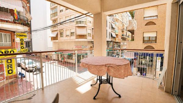 Venta de piso en Piso en Calle d'Elx, 20, Centro, Santa Pola, Santa Pola
photo 1