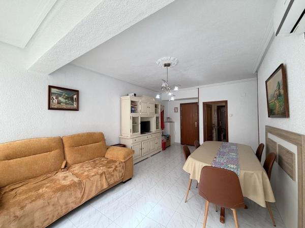 Venta de piso en Piso en Las Piscinas Naturales, Torrevieja, Torrevieja
 photo 3