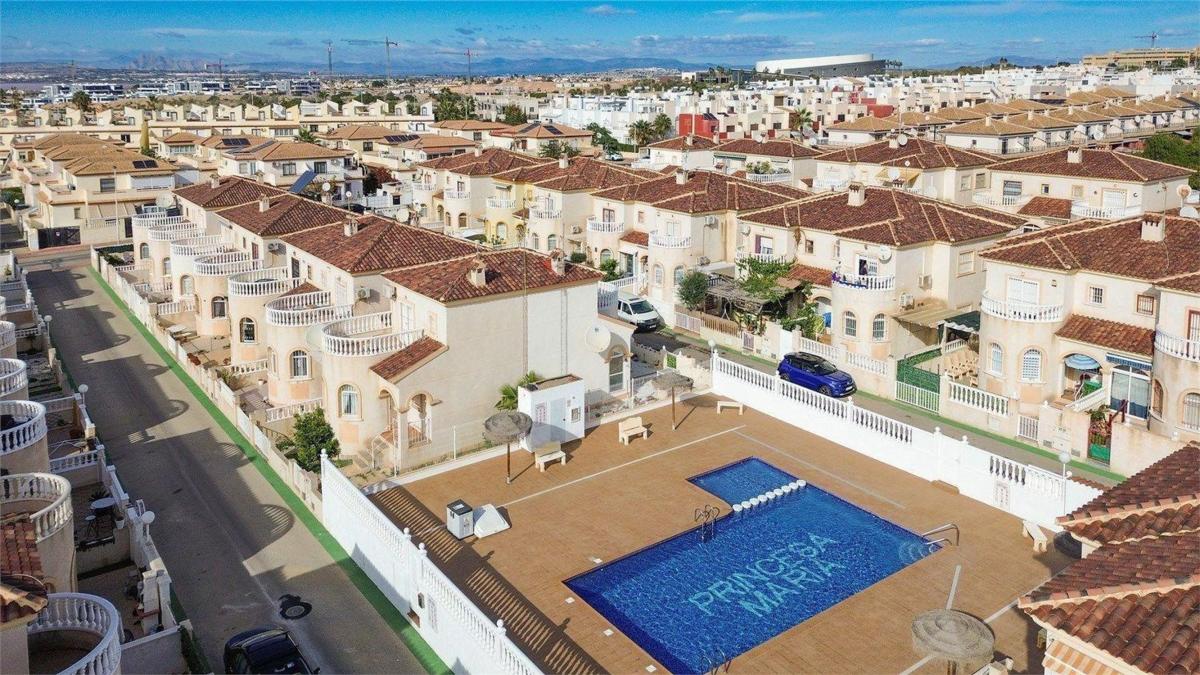 Properties for sale and rent in Spain photo 2