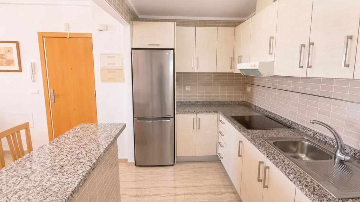Продажа квартиры на Piso en Calle Presidente Adolfo Suárez, 18, Pueblo Poniente, Benidorm, Бенидорм
photo 5