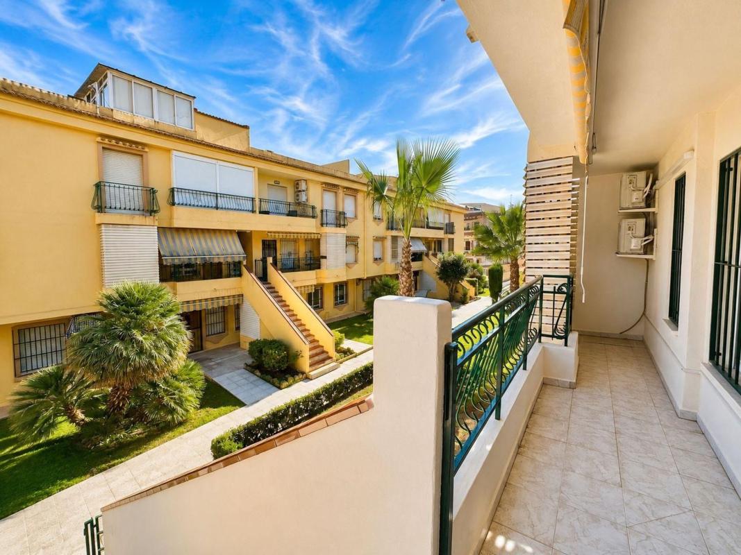 Venta de piso en Piso en La Veleta, Torrevieja, Torrevieja
 photo 3