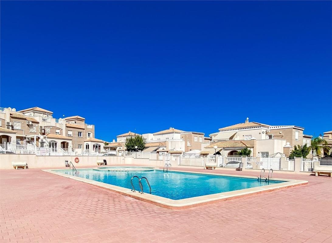 Venta de chalet independiente en Casa o chalet en Aguas Nuevas, Torrevieja, Torrevieja
photo 1