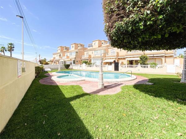 Chalet independiente en venta en Casa o chalet en Aguas Nuevas, Torrevieja, Torrevieja
photo 1