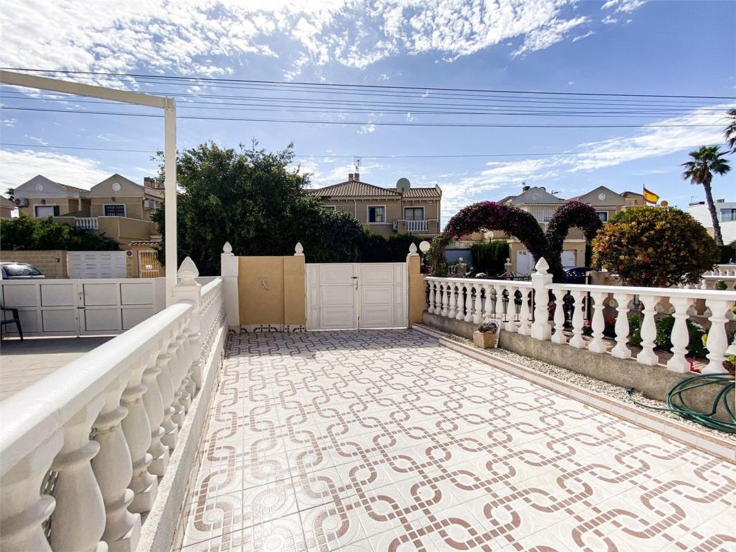 Sprzedaż niezależnego domku jednorodzinnego w  Casa o chalet en Aguas Nuevas, Torrevieja, Torrevieja photo 5