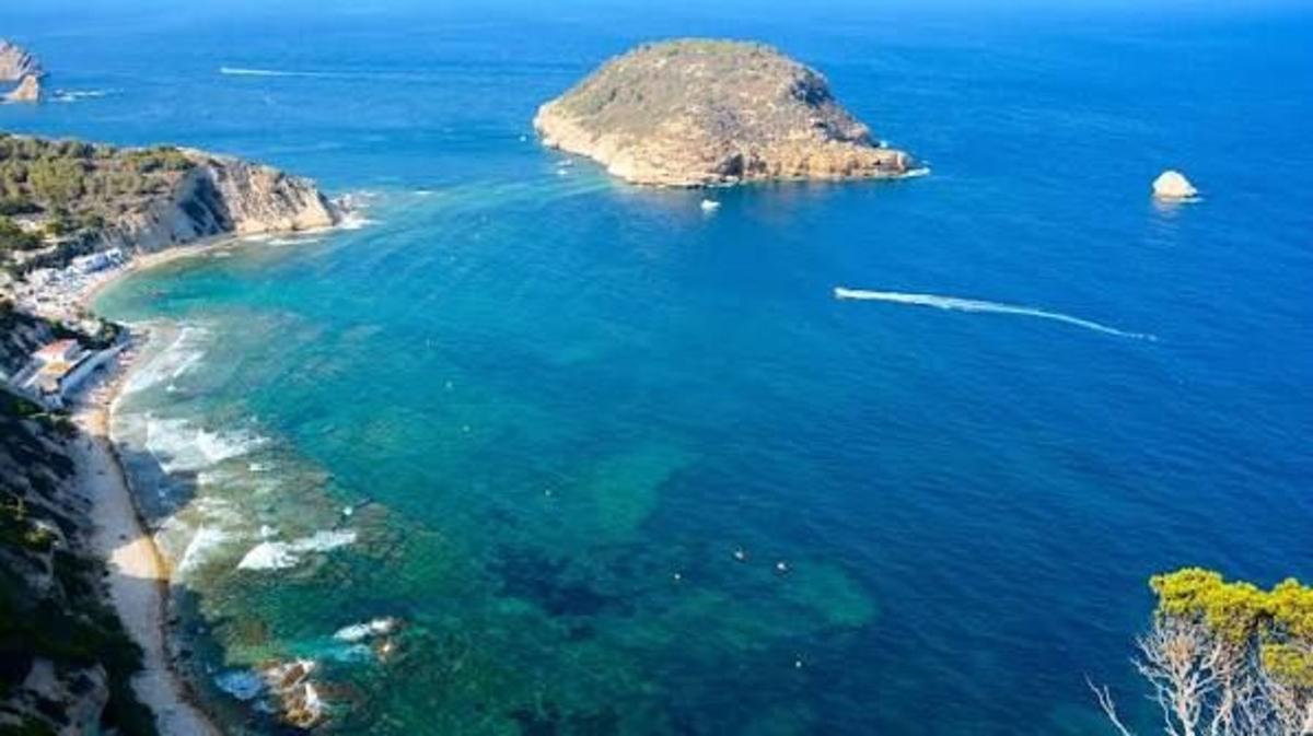 Properties for sale and rent in Spain photo 4