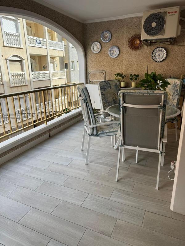 Sale of apartment in Piso en Plaza de la Constitucion, Centro - Muelle Pesquero, Torrevieja, Torrevieja
 photo 4