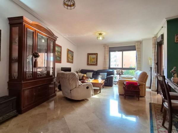 Venta de piso en Piso en Avenida Deportista Isabel Fernández, 20, Paus, Alicante / Alacant, Alicante / Alacant
 photo 1