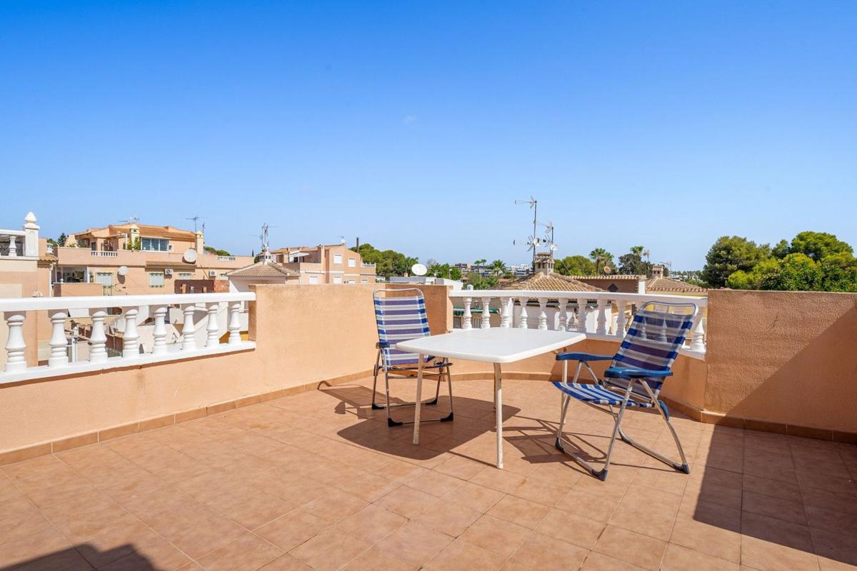 Продажа квартиры на Piso en Polígono Peri Cast D Juan Este, Lomas de Don Juan, Orihuela, Ориуэла
 photo 2