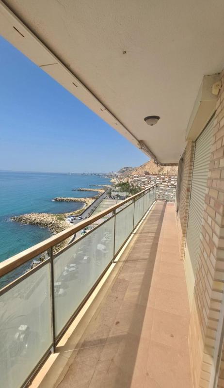 Venta de piso en Piso en Calle Sol Naixent, La Albufereta, Alicante / Alacant, Alicante / Alacant
photo 3