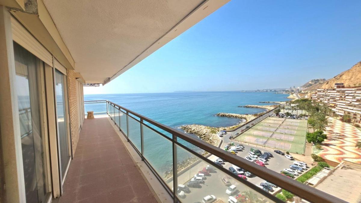 Venta de piso en Piso en Calle Sol Naixent, La Albufereta, Alicante / Alacant, Alicante / Alacant
photo 5