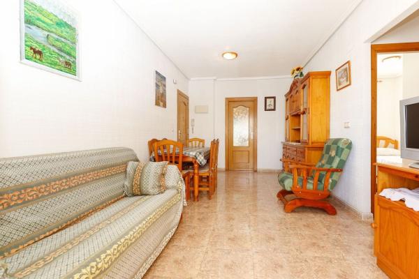 Venta de piso en Piso en Calle Ramón Gallud, 235, Las Piscinas Naturales, Torrevieja, Torrevieja
 photo 1