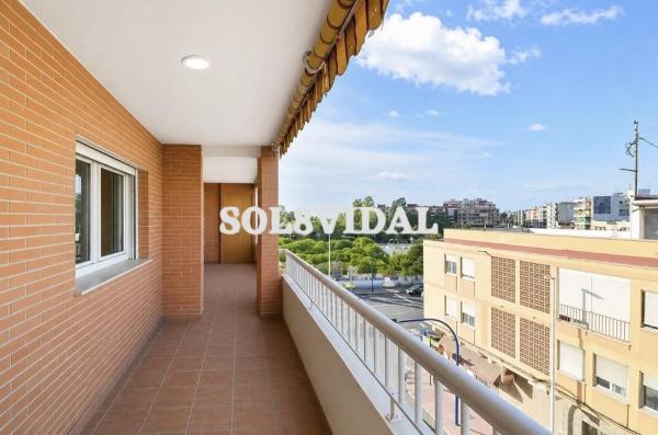 Venta de piso en Piso en Calle Gabriel Miro, Puerto Deportivo, Torrevieja, Torrevieja
 photo 1