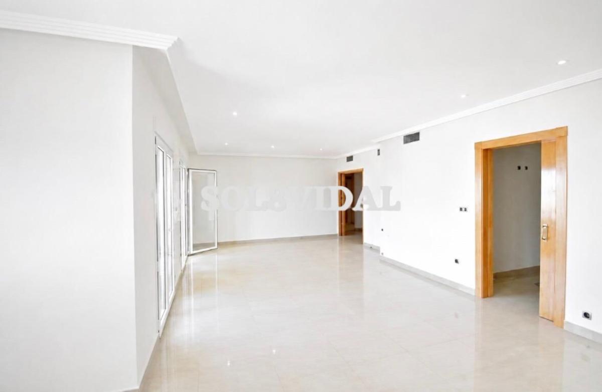 Venta de piso en Piso en Calle Gabriel Miro, Puerto Deportivo, Torrevieja, Torrevieja
 photo 2