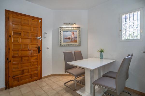 Chalet pareado en Cabo Cervera, Torrevieja photo 2
