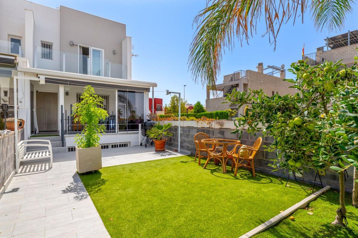 Venta de chalet independiente en Casa o chalet en Parque Acuático - Sector 25, Torrevieja, Torrevieja
photo 2