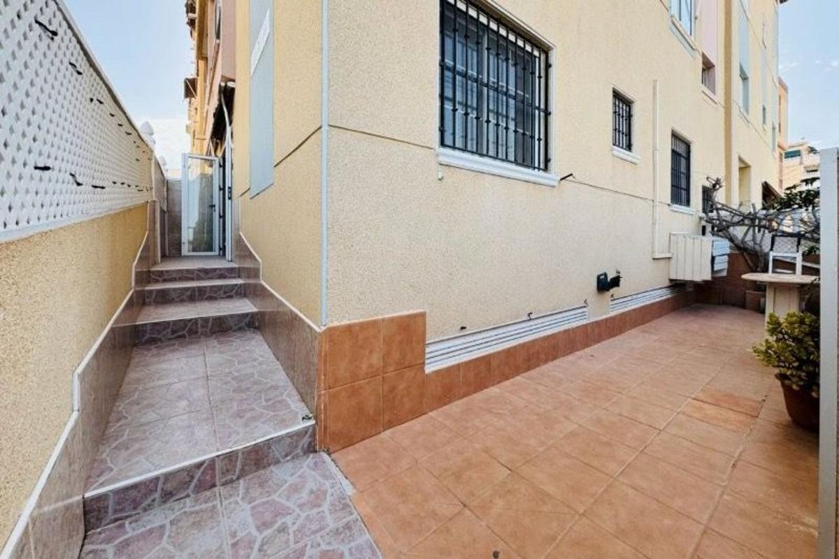 Venta de piso en Piso en Gaspar Perrelló, Torrevieja, Torrevieja
photo 1