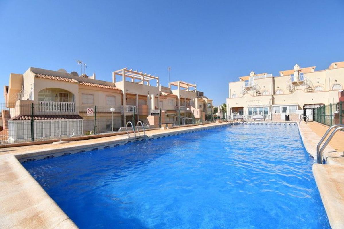 Sale of apartment in Piso en La Florida, Orihuela, Orihuela
 photo 2
