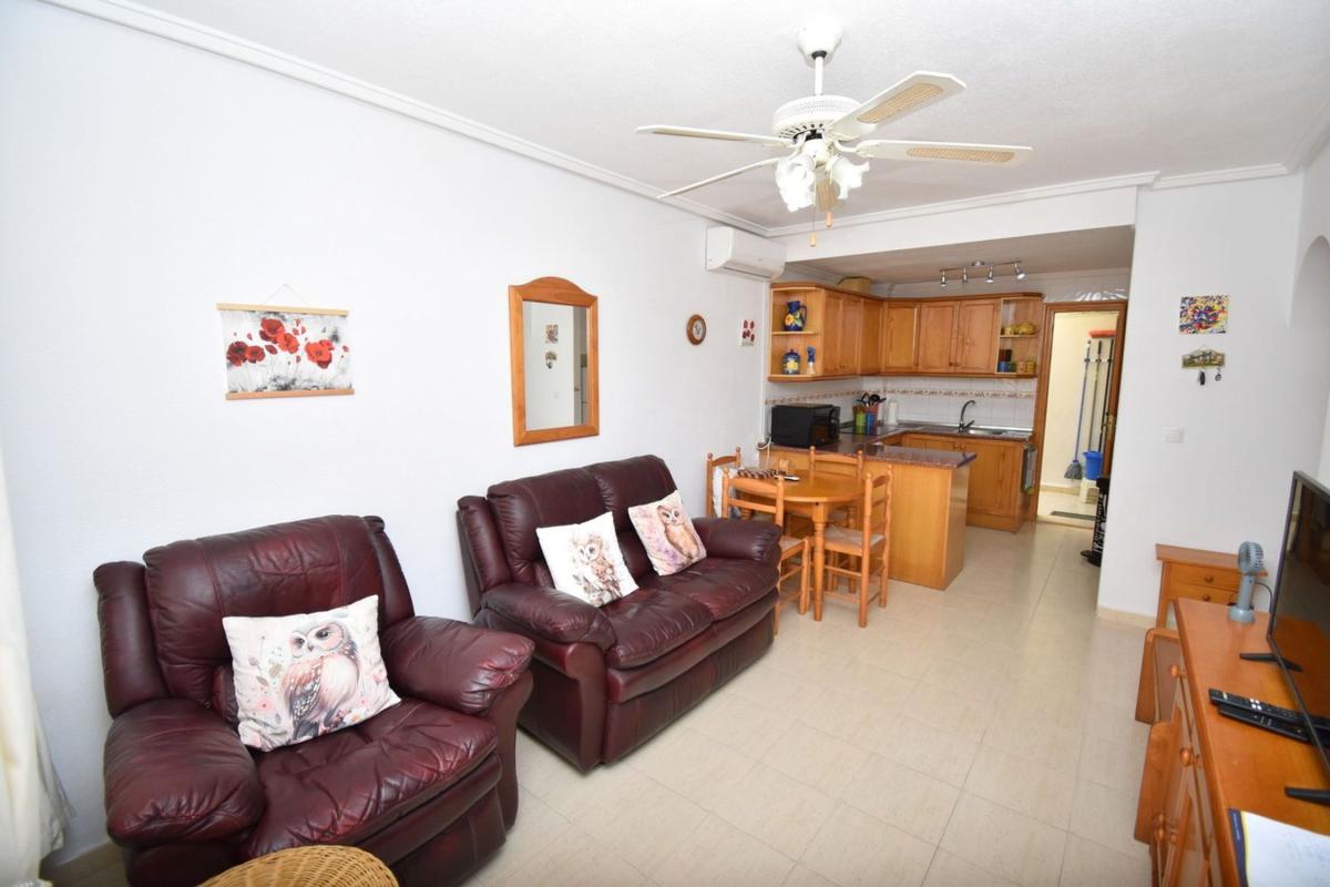 Sale of apartment in Piso en La Florida, Orihuela, Orihuela
 photo 3