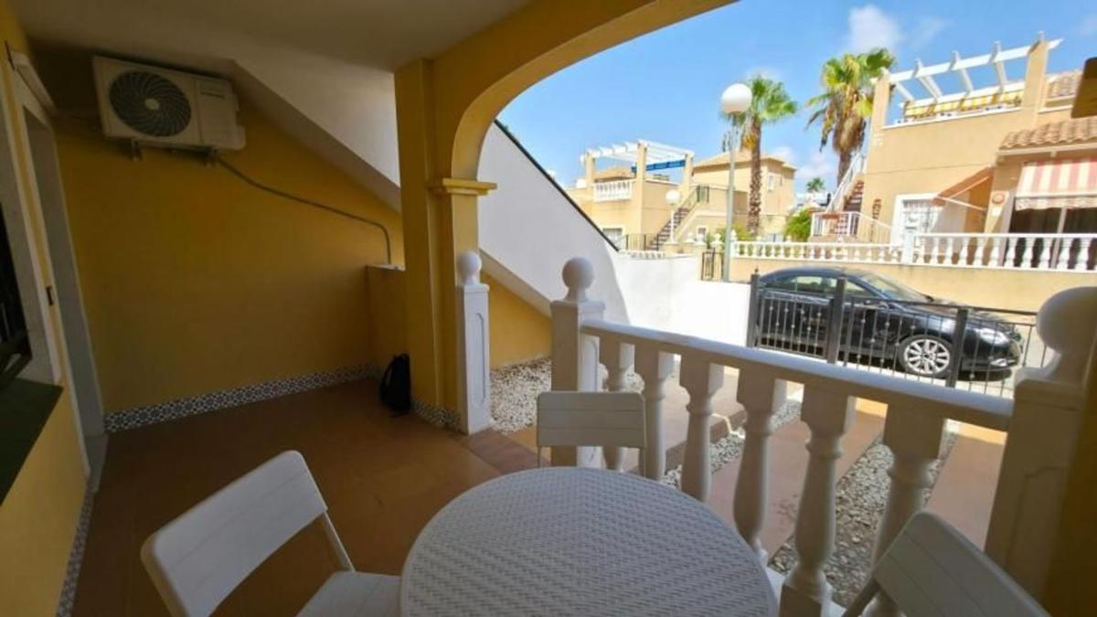 Venta de piso en Piso en Ronda D. Ricardo Lafuente Aguado, Parque Acuático - Sector 25, Torrevieja, Torrevieja
 photo 5