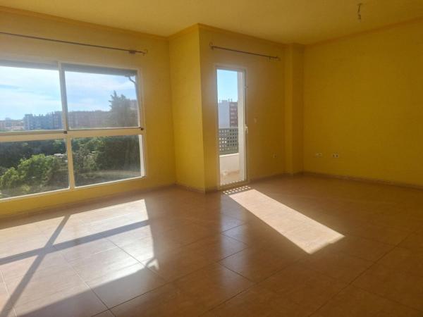 Piso en venta en Piso en Calle Daia Vella, Benisaudet, Alicante / Alacant, Alicante / Alacant thumbnail 2