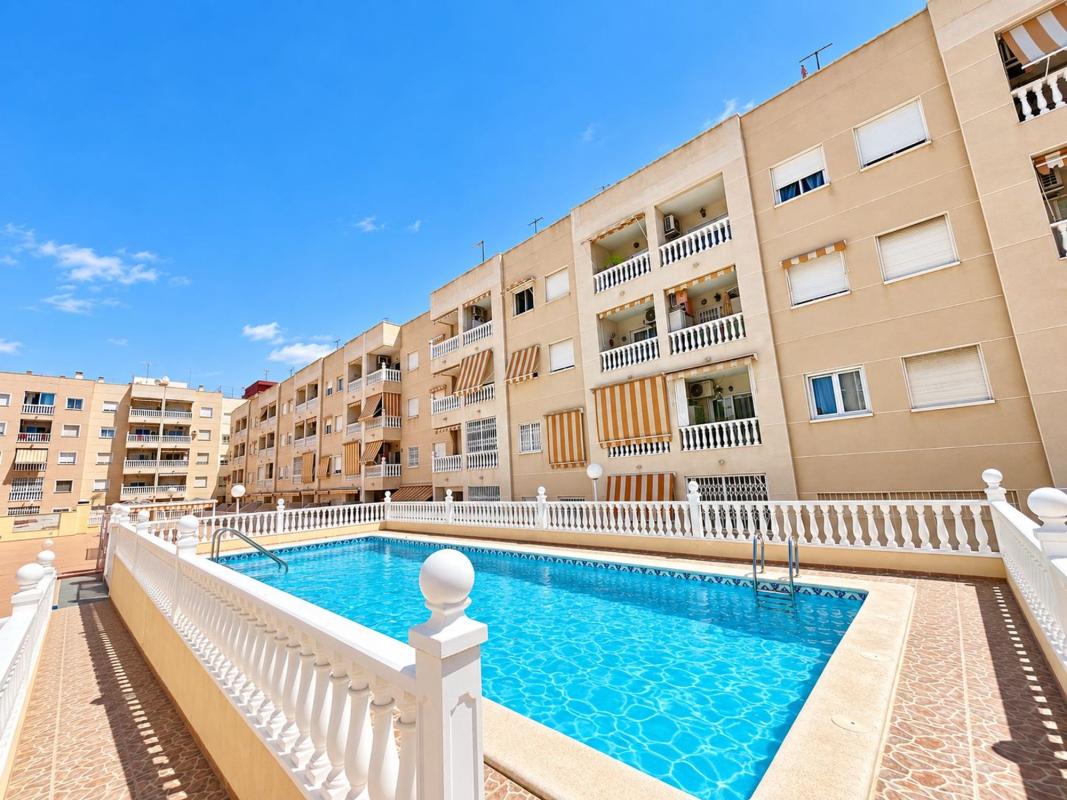 Venta de piso en Piso en Maestro Francisco Casanov, Antonio Machado, Torrevieja, Torrevieja
 photo 3