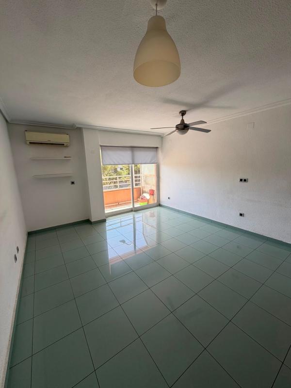 Sale of apartment in Piso en Calle Vicente Chávarri, 6, La Florida, Alicante / Alacant, Alicante
 photo 3