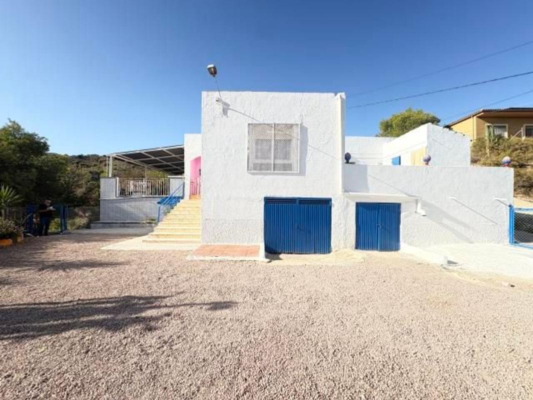 Propiedades en venta y alquiler en España photo 1