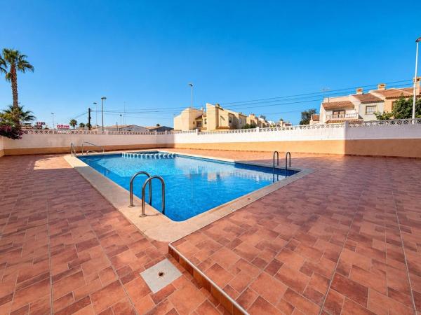 Venta de piso en Piso en Calle Joven Pura, Nueva Torrevieja, Torrevieja, Torrevieja
thumbnail 2