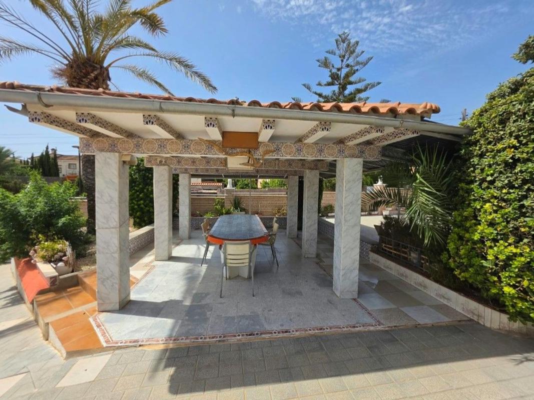 Properties for sale and rent in Spain photo 5