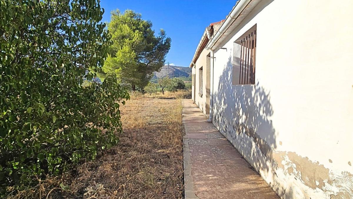 Продажа загородного участка в Finca rústica en Partida la Devesa, Ibi , Иби photo 2