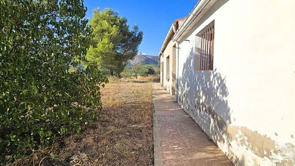 Продаётся загородный участок в  Finca rústica en Partida la Devesa, Ibi , Иби photo 2