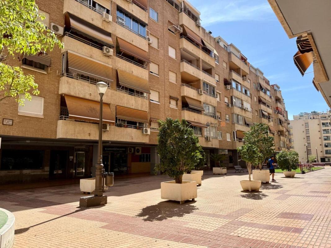 Sprzedaż mieszkania w Piso en Glorieta del Carrascos, Centro Urbano, Benidorm, Benidorm
photo 1